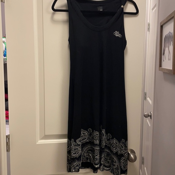 Fun casual black dress. - Picture 1 of 4